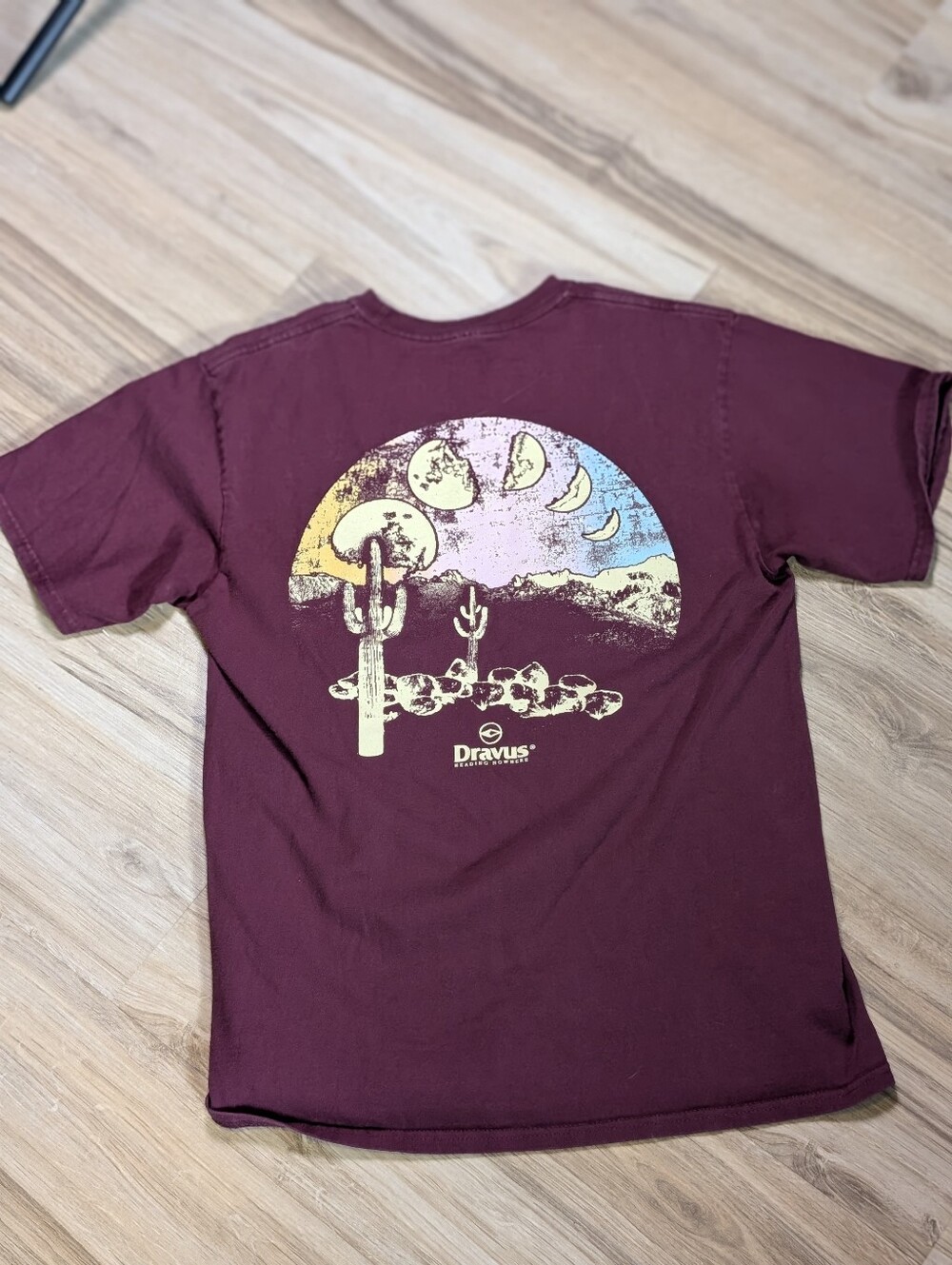 Dravus Many Moons Maroon T-Shirt size Men's Med